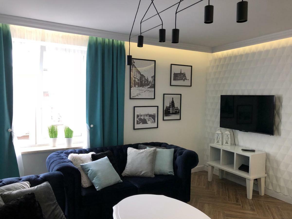 Family & Business Sauna Apartments Paderewskiego Sienkiewicza No2 Centrum Downtown - 2 Bedroom With Private Sauna, Bath With Hydromassage, Parking Kielce Bagian luar foto