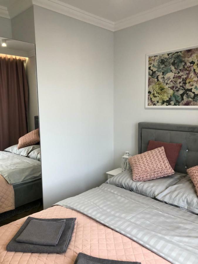 Family & Business Sauna Apartments Paderewskiego Sienkiewicza No2 Centrum Downtown - 2 Bedroom With Private Sauna, Bath With Hydromassage, Parking Kielce Bagian luar foto