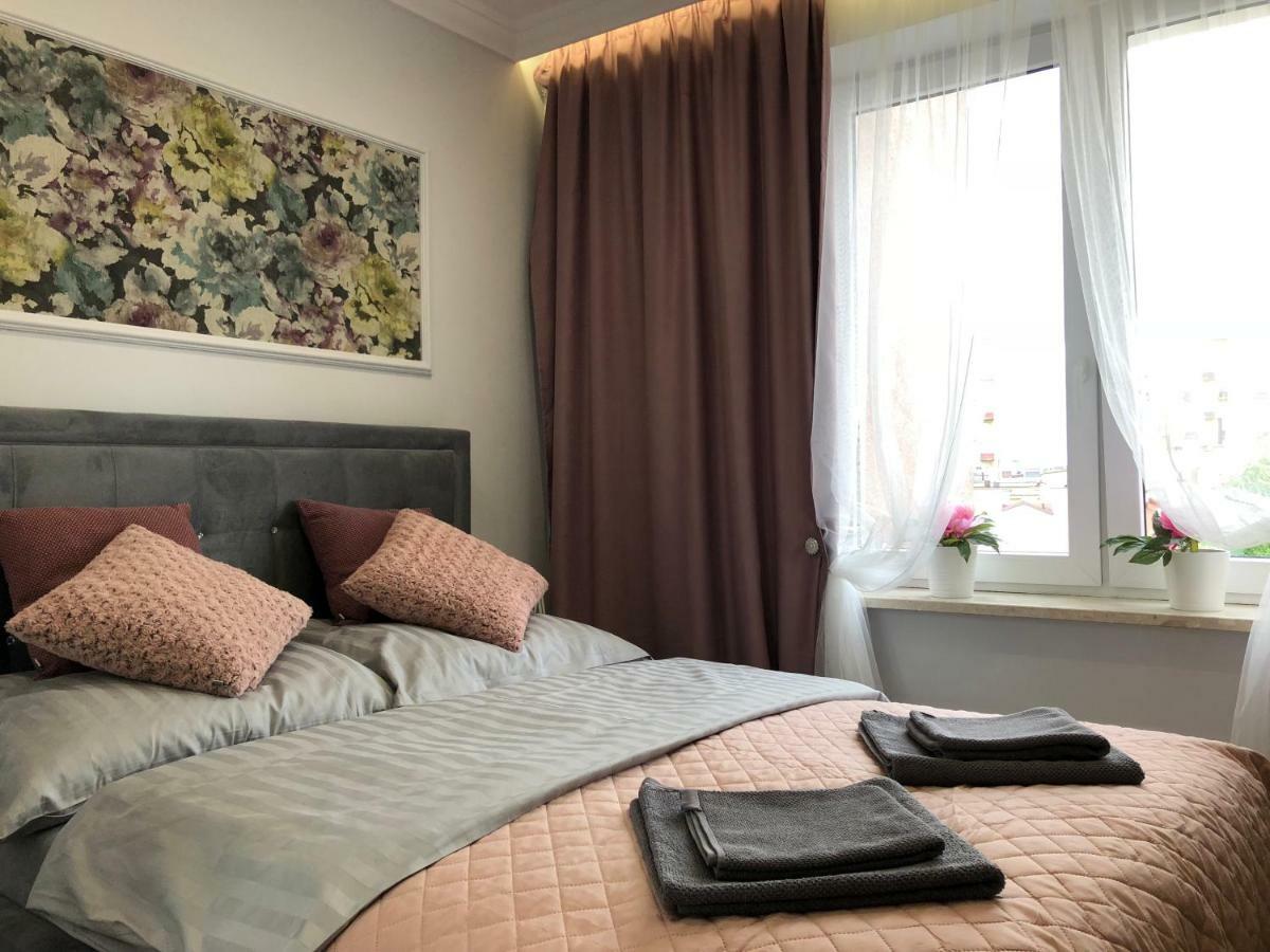 Family & Business Sauna Apartments Paderewskiego Sienkiewicza No2 Centrum Downtown - 2 Bedroom With Private Sauna, Bath With Hydromassage, Parking Kielce Bagian luar foto
