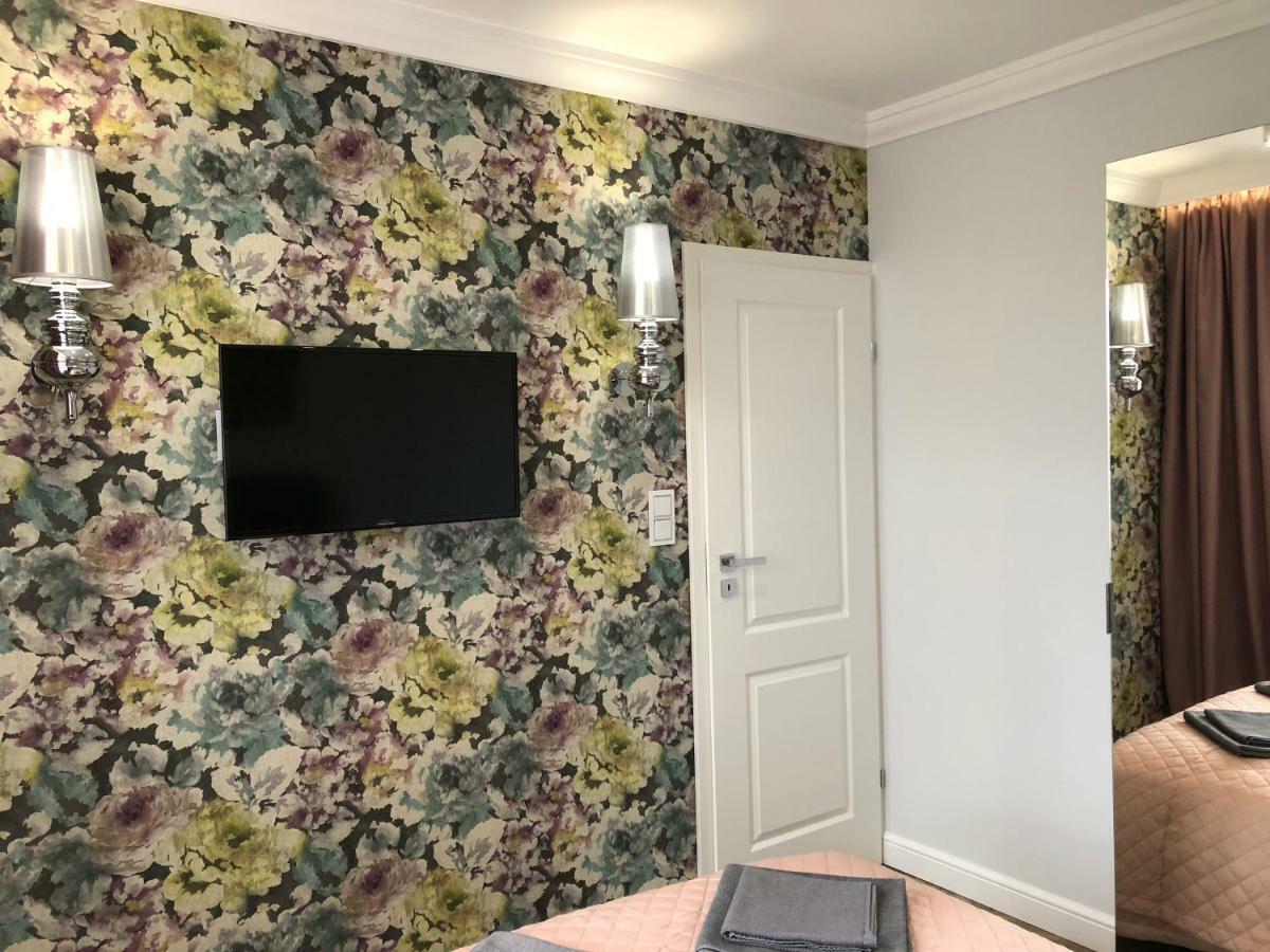Family & Business Sauna Apartments Paderewskiego Sienkiewicza No2 Centrum Downtown - 2 Bedroom With Private Sauna, Bath With Hydromassage, Parking Kielce Bagian luar foto
