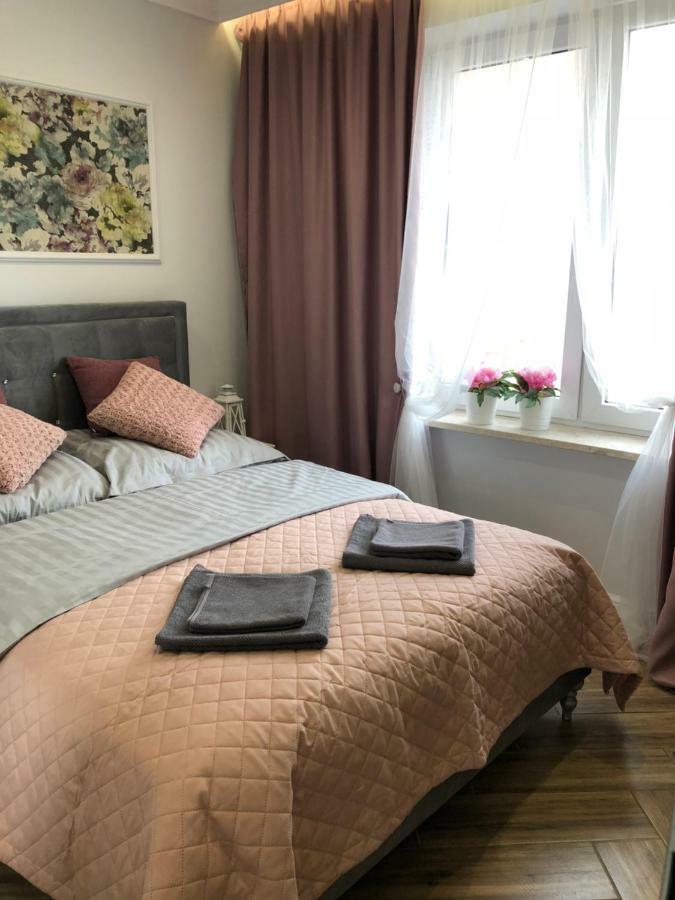 Family & Business Sauna Apartments Paderewskiego Sienkiewicza No2 Centrum Downtown - 2 Bedroom With Private Sauna, Bath With Hydromassage, Parking Kielce Bagian luar foto