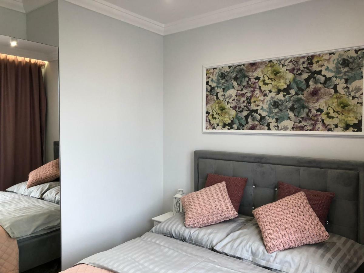 Family & Business Sauna Apartments Paderewskiego Sienkiewicza No2 Centrum Downtown - 2 Bedroom With Private Sauna, Bath With Hydromassage, Parking Kielce Bagian luar foto