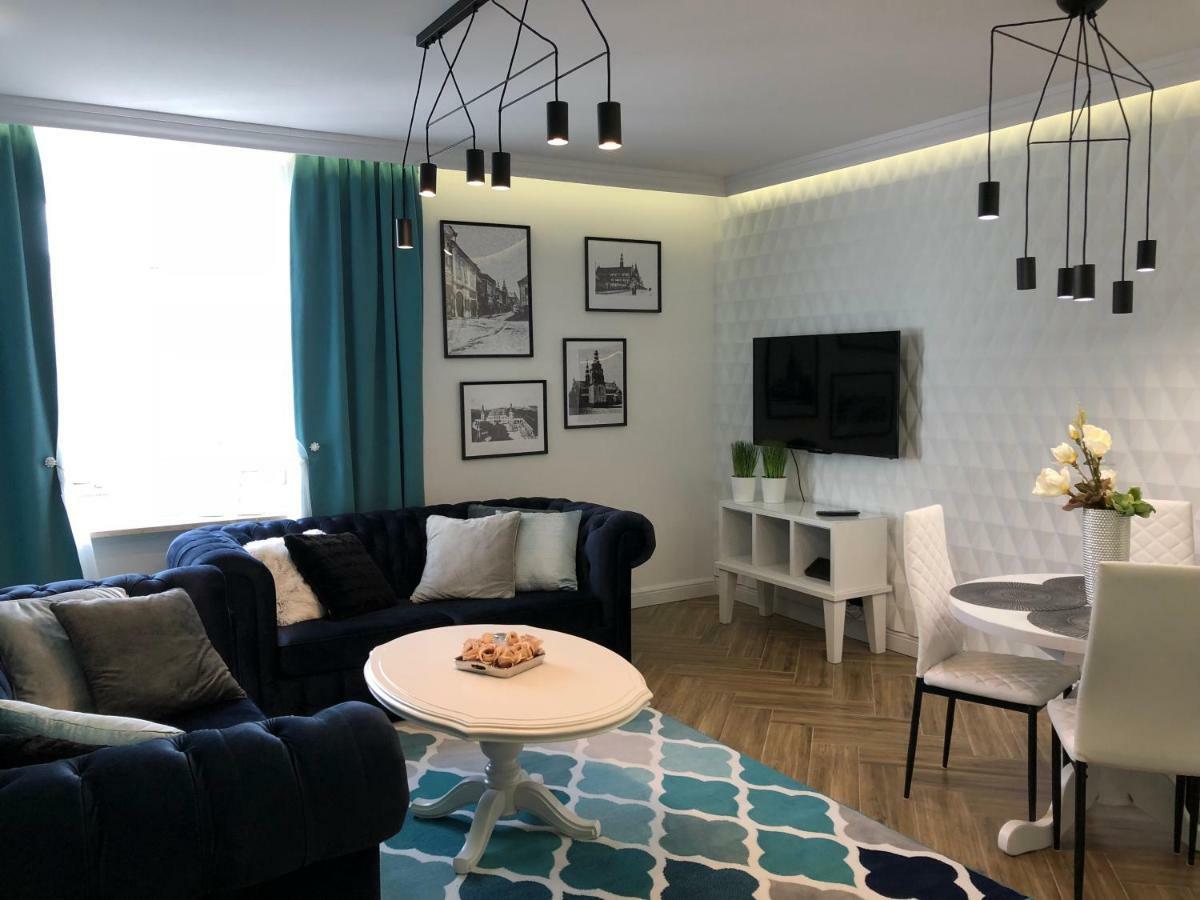 Family & Business Sauna Apartments Paderewskiego Sienkiewicza No2 Centrum Downtown - 2 Bedroom With Private Sauna, Bath With Hydromassage, Parking Kielce Bagian luar foto