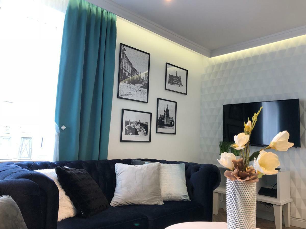 Family & Business Sauna Apartments Paderewskiego Sienkiewicza No2 Centrum Downtown - 2 Bedroom With Private Sauna, Bath With Hydromassage, Parking Kielce Bagian luar foto
